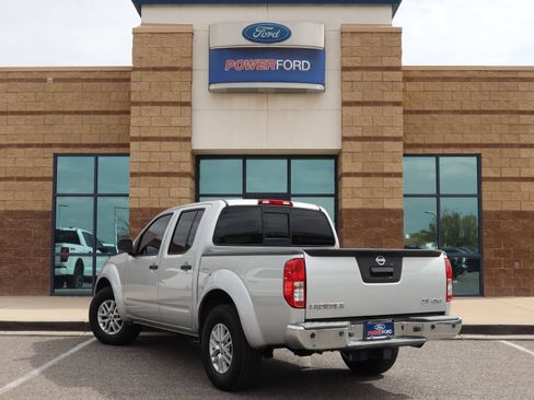 Used 2014 Nissan Frontier SV w/ SV Value Truck Package AWD/4WD image 8