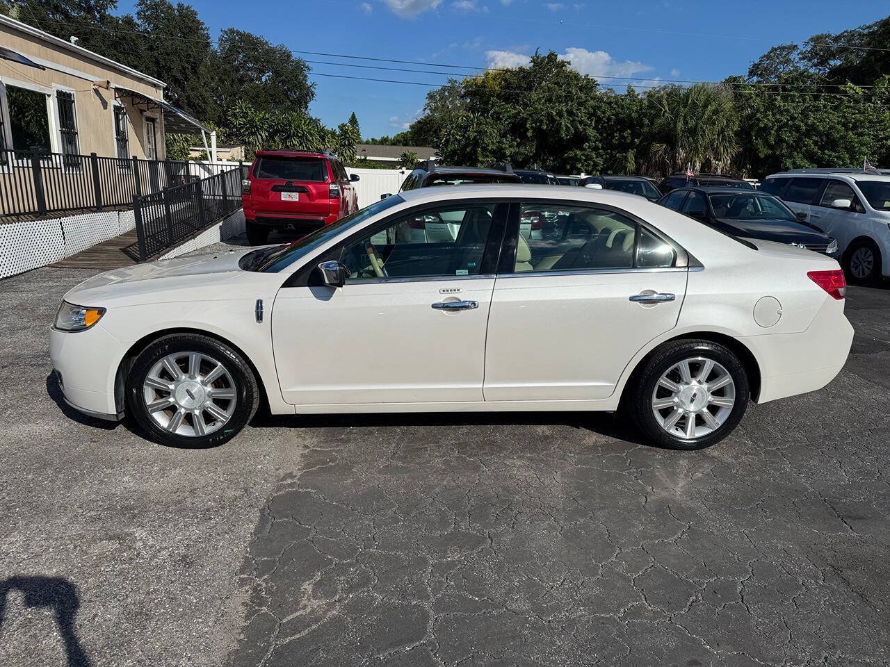 Used 2010 Lincoln MKZ FWD image 5