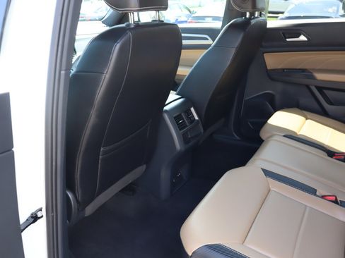 Used 2023 Volkswagen Atlas Cross Sport SE AWD/4WD image 21