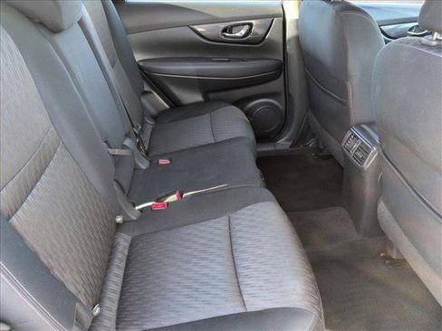 Used 2017 Nissan Rogue S FWD image 20
