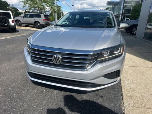 Used 2020 Volkswagen Passat 2.0T S FWD image 10