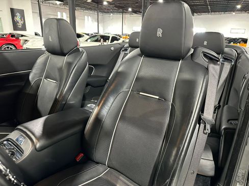 Used 2019 Rolls-Royce Dawn image 16