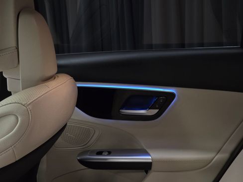 Used 2023 Mercedes-Benz C 300 4MATIC Sedan image 37