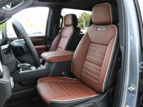 New 2025 GMC Sierra 2500 Denali Ultimate image 12