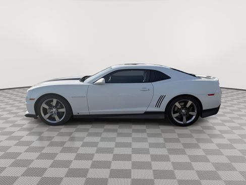 Used 2010 Chevrolet Camaro SS w/ LPO, Ground Effects Package image 4