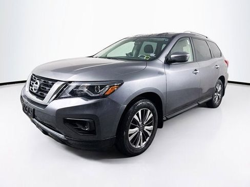 Used 2019 Nissan Pathfinder S image 1