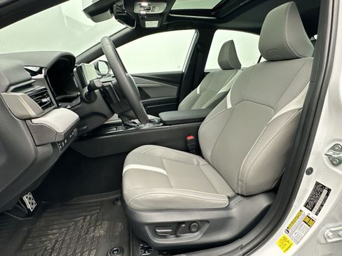 Used 2026 Toyota Camry SE w/ Convenience Package AWD/4WD image 5
