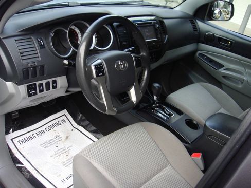 Used 2013 Toyota Tacoma V6 4x4 4dr Double Cab 6.1 ft S image 11