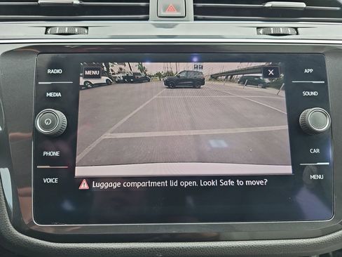 Used 2019 Volkswagen Tiguan SE w/ Panoramic Sunroof Package image 22