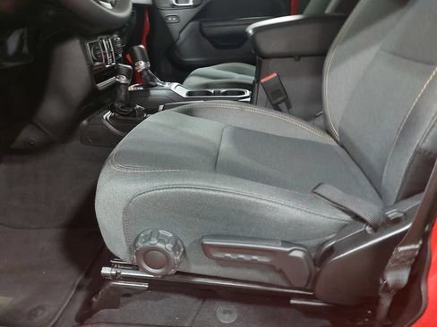 Used 2025 Jeep Wrangler Unlimited Sport AWD/4WD image 28
