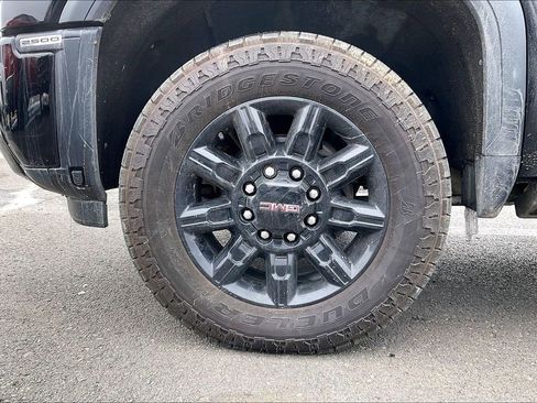 Used 2024 GMC Sierra 2500 AT4 w/ Technology Package image 2