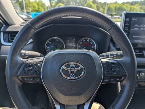 Used 2022 Toyota RAV4 XLE w/ Convenience Package AWD/4WD image 25