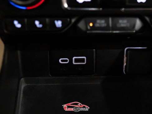 Used 2021 Chevrolet Suburban Premier image 34