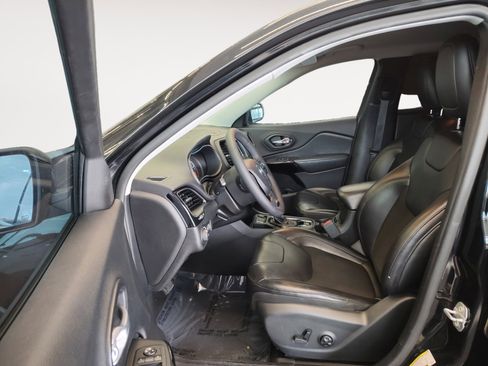 Used 2020 Jeep Cherokee Latitude Plus FWD image 22