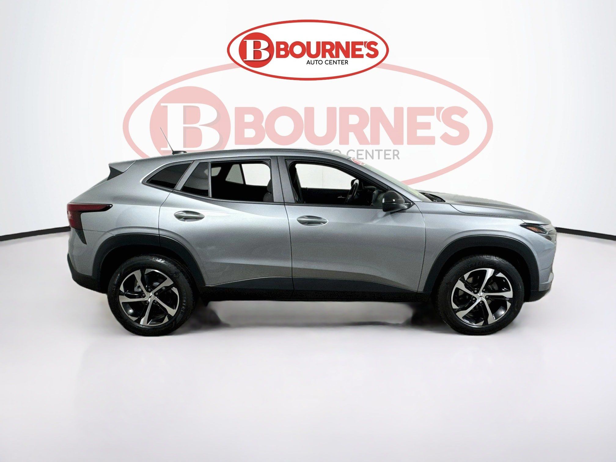 Used 2024 Chevrolet Trax RS FWD image 11