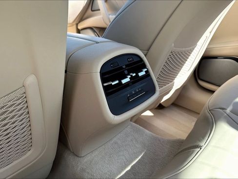 Used 2022 Maserati Ghibli Modena Q4 AWD/4WD image 12