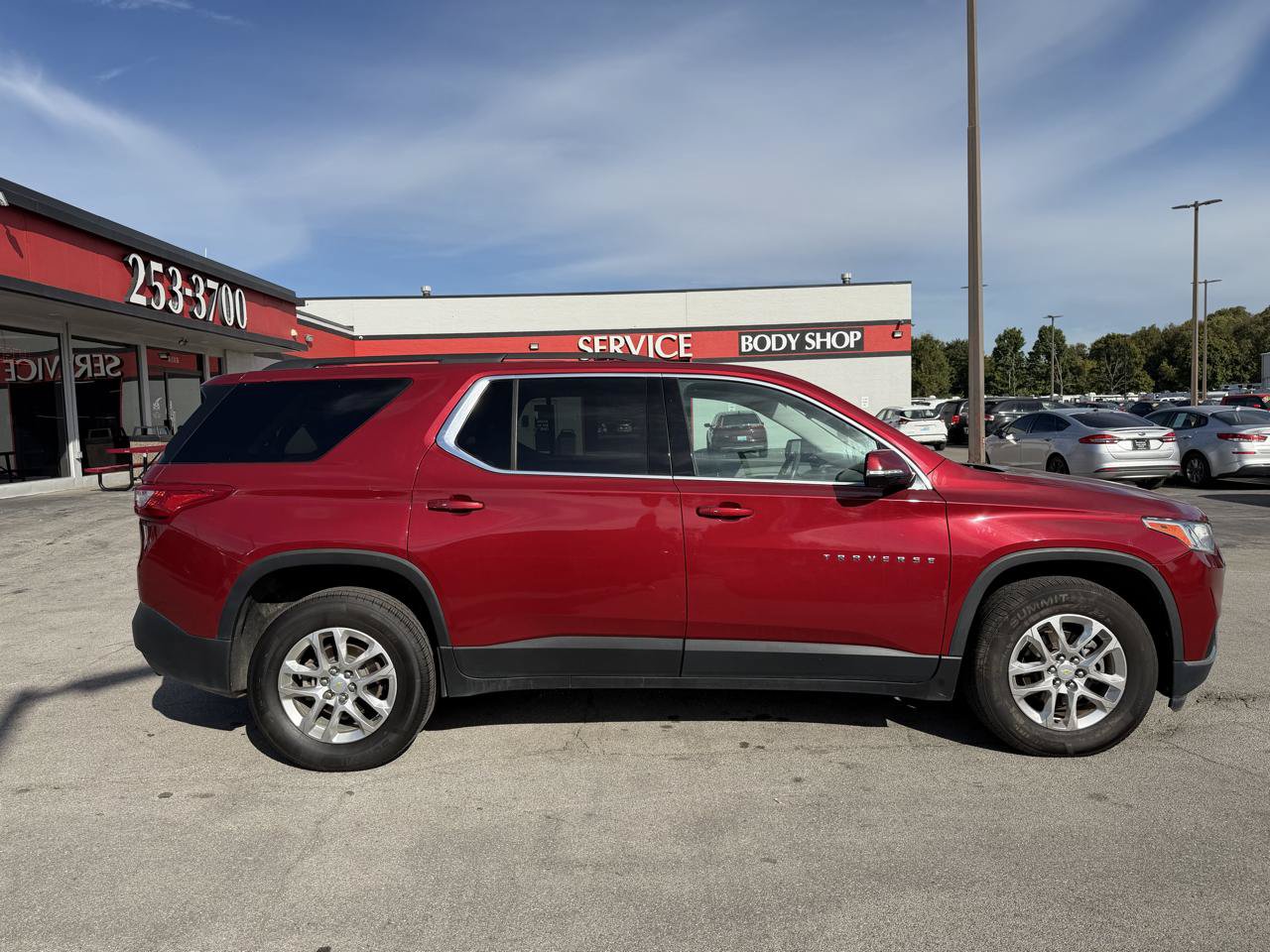 Used 2020 Chevrolet Traverse LT AWD/4WD image 2