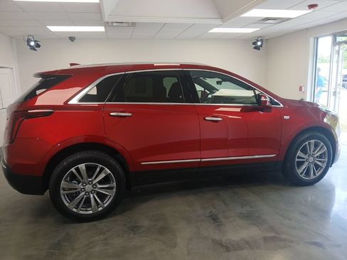 Certified 2025 Cadillac XT5 Premium Luxury w/ Technology Package AWD/4WD image 8
