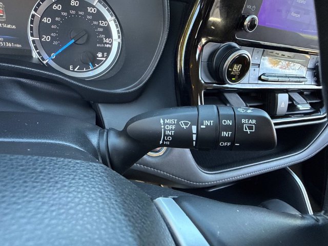 Used 2023 Toyota Highlander LE FWD image 35