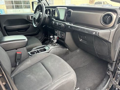 Used 2018 Jeep Wrangler Unlimited Sport S AWD/4WD image 28