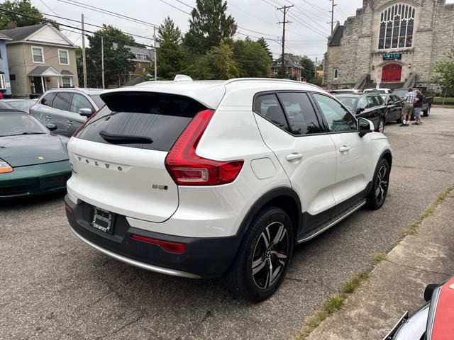 Used 2023 Volvo XC40 B5 Core AWD/4WD image 5