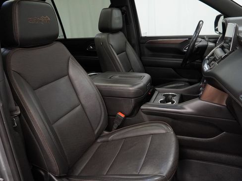 Used 2023 Chevrolet Suburban High Country AWD/4WD image 37