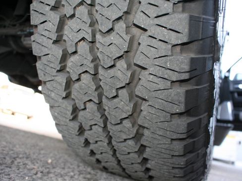 Used 2025 RAM 2500 Laramie AWD/4WD image 31