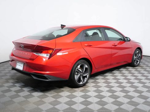 Certified 2023 Hyundai Elantra SEL w/ Convenience Package image 3