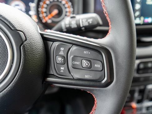 Used 2024 Jeep Wrangler Unlimited Rubicon image 26