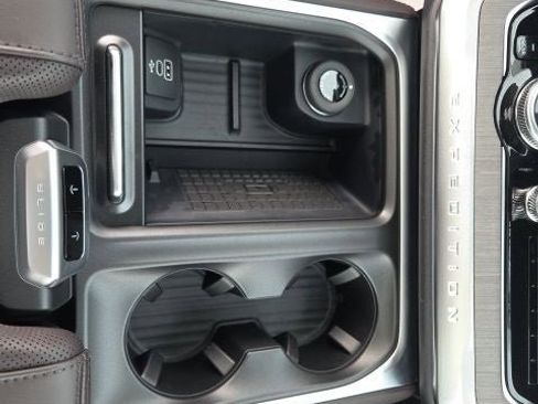 New 2025 Ford Expedition Max Platinum w/ Platinum Ultimate Package image 18