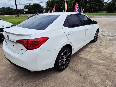 Used 2018 Toyota Corolla SE FWD image 4