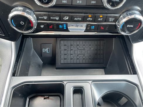 Used 2024 Ford F150 Platinum w/ Equipment Group 702A High image 27