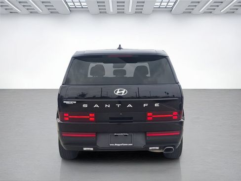Used 2025 Hyundai Santa Fe SE FWD image 4