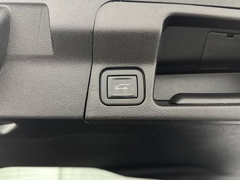 Used 2022 GMC Acadia AT4 w/ Technology Package AWD/4WD image 22