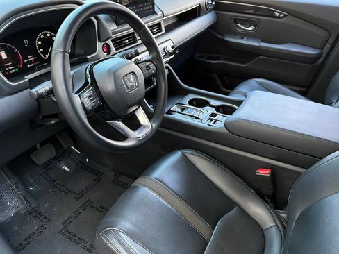 Certified 2023 Honda Pilot Touring image 10