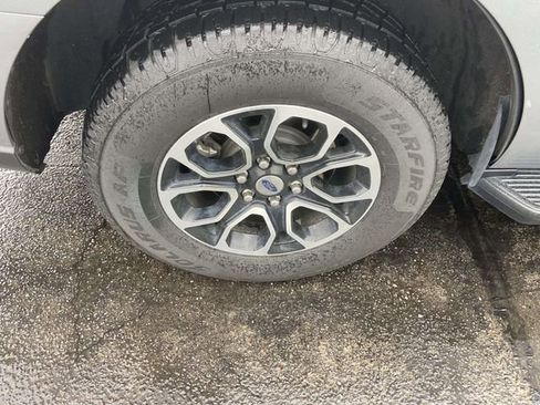 Used 2024 Ford Expedition XLT image 5