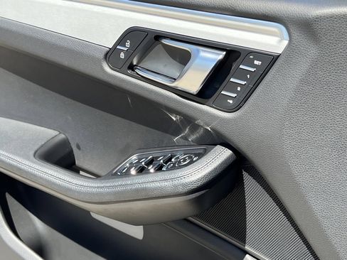 Used 2023 Porsche Macan S w/ Sport Chrono Package image 32