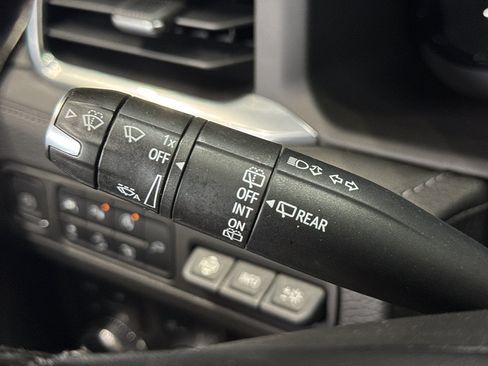 Used 2022 GMC Yukon Denali AWD/4WD image 27