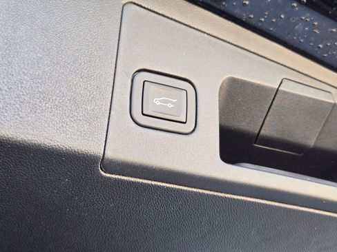 Used 2026 Cadillac XT5 Luxury w/ LPO, Floor Liner Package FWD image 30