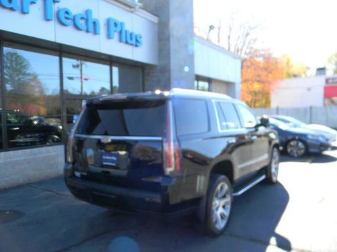 Used 2017 Cadillac Escalade Luxury image 6