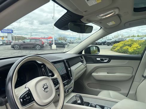 Used 2023 Volvo XC60 B5 Plus w/ Climate Package AWD/4WD image 17