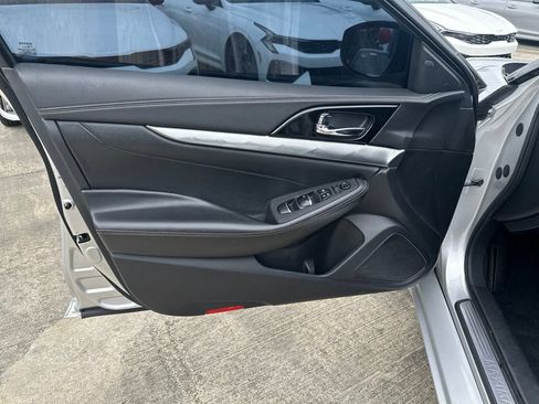 Used 2021 Nissan Maxima 3.5 SV w/ Floor Mat Group FWD image 14