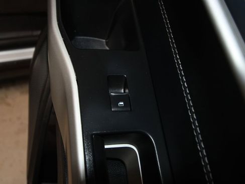 Used 2022 Ford Explorer Limited w/ Equipment Group 301A image 28