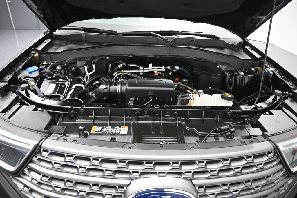 Certified 2023 Ford Explorer XLT w/ Equipment Group 202A RWD image 31