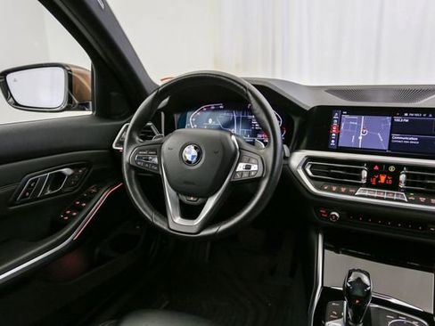 Used 2019 BMW 330i xDrive Sedan w/ Premium Package AWD/4WD image 4