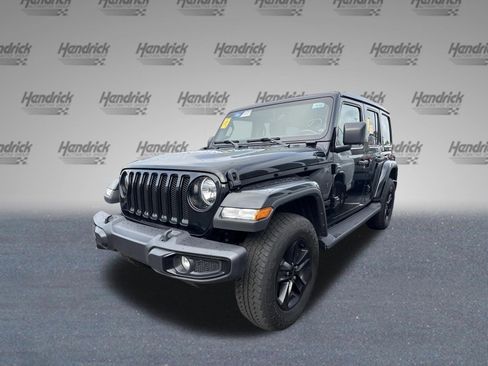 Used 2023 Jeep Wrangler Unlimited Sahara AWD/4WD image 4