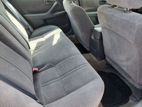 Used 2000 Toyota Camry LE image 29