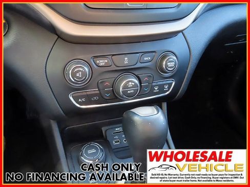 Used 2015 Jeep Cherokee Limited image 17