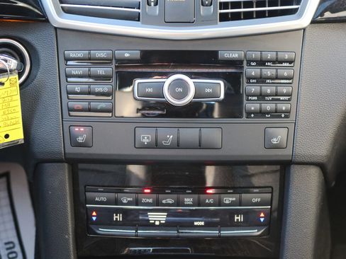 Used 2012 Mercedes-Benz E 350 4MATIC Sedan image 17