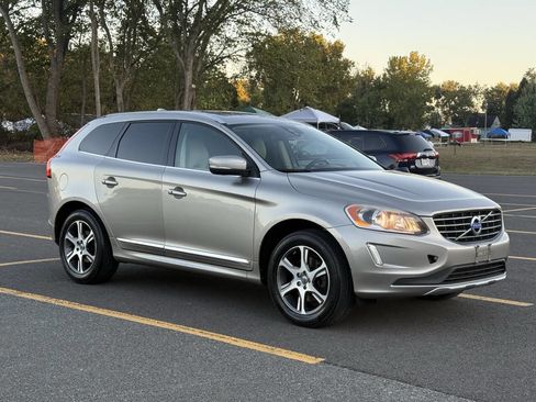 Used 2015 Volvo XC60 T6 image 1